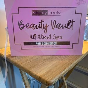 Beauty Treats beauty vault all about eyes